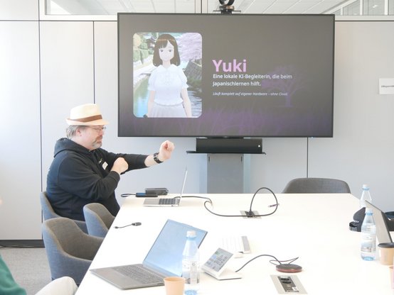 Michis Session: die lokale KI-Begleiterin Yuki auf dem Bildschirm